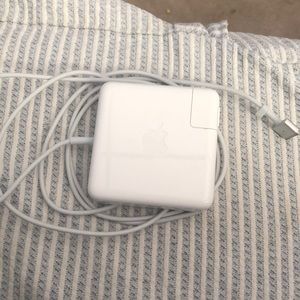 Apple 60W MagSafe 2 Power Adapter